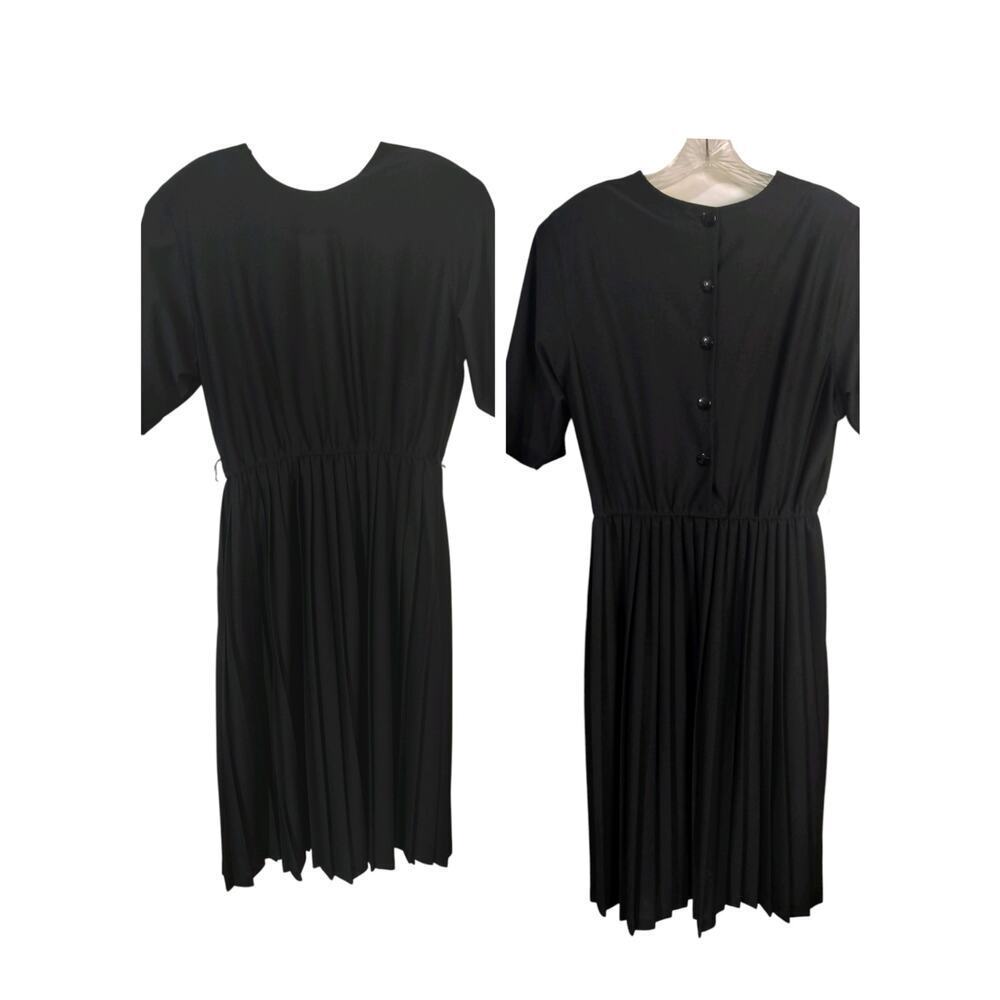 3178)Vintage Lady Carol of New York Black Short Sleeve Pleated Dress Size 16